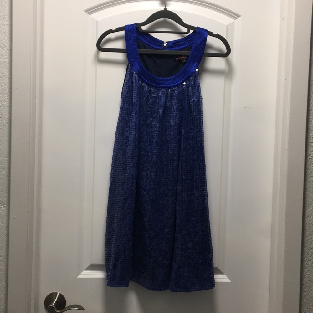 BETSEY JOHNSON sequin SHIFT dress. NWT, size 2